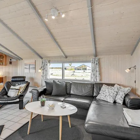 Nice Home In Hvide Sande With Sauna Hébergement de vacances *