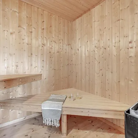 Nice Home In Hvide Sande With Sauna Hébergement de vacances *