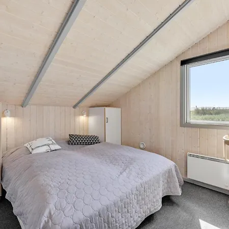 Nice Home In Hvide Sande With Sauna Hébergement de vacances