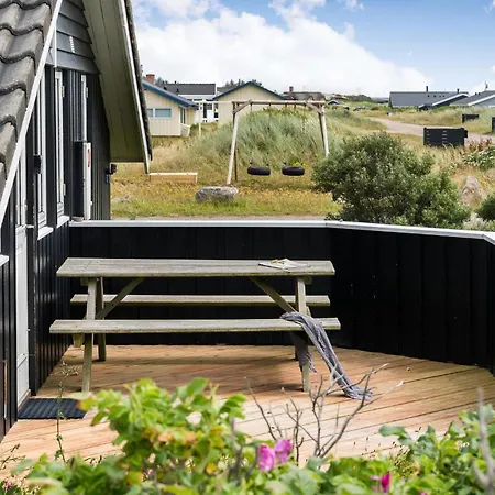 Nice Home In Hvide Sande With Sauna Hébergement de vacances *