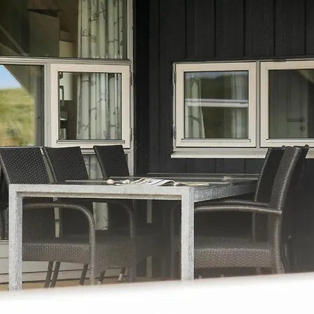 Hébergement de vacances Nice Home In Hvide Sande With Sauna Bjerregård